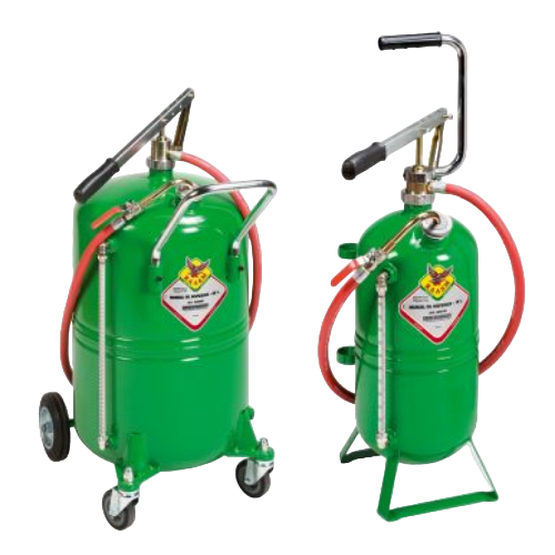 Manual pumps with tank